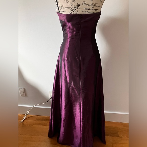 Formal dress - Picture 5 of 8